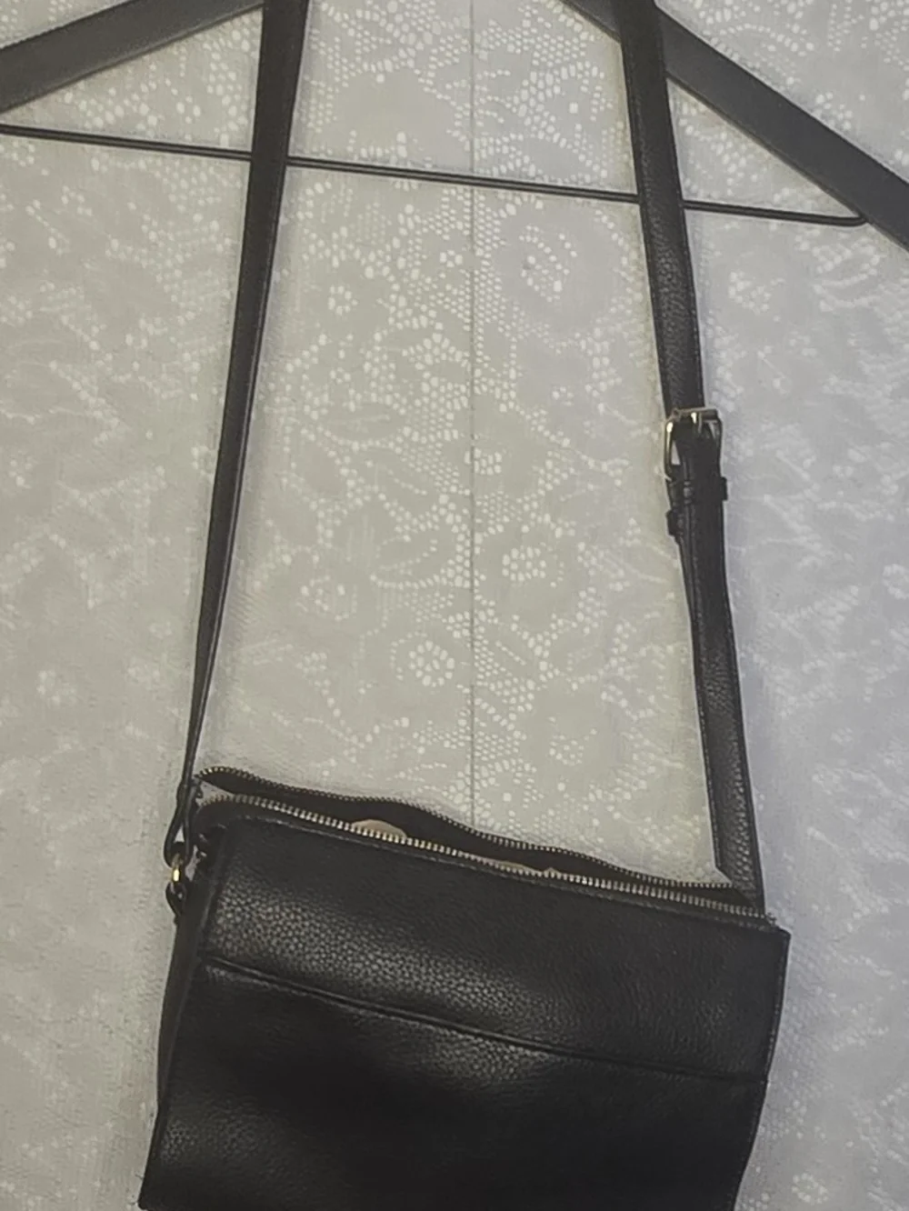 ​Steve Madden Black Pebbled Crossbody Camera Bag Multi Compartment Gold Zipper